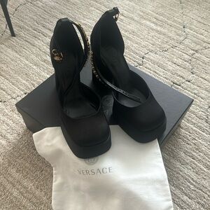 Versace heels size 38